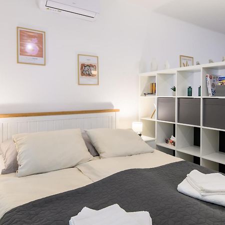 Zentrea Apartman Eger Buitenkant foto